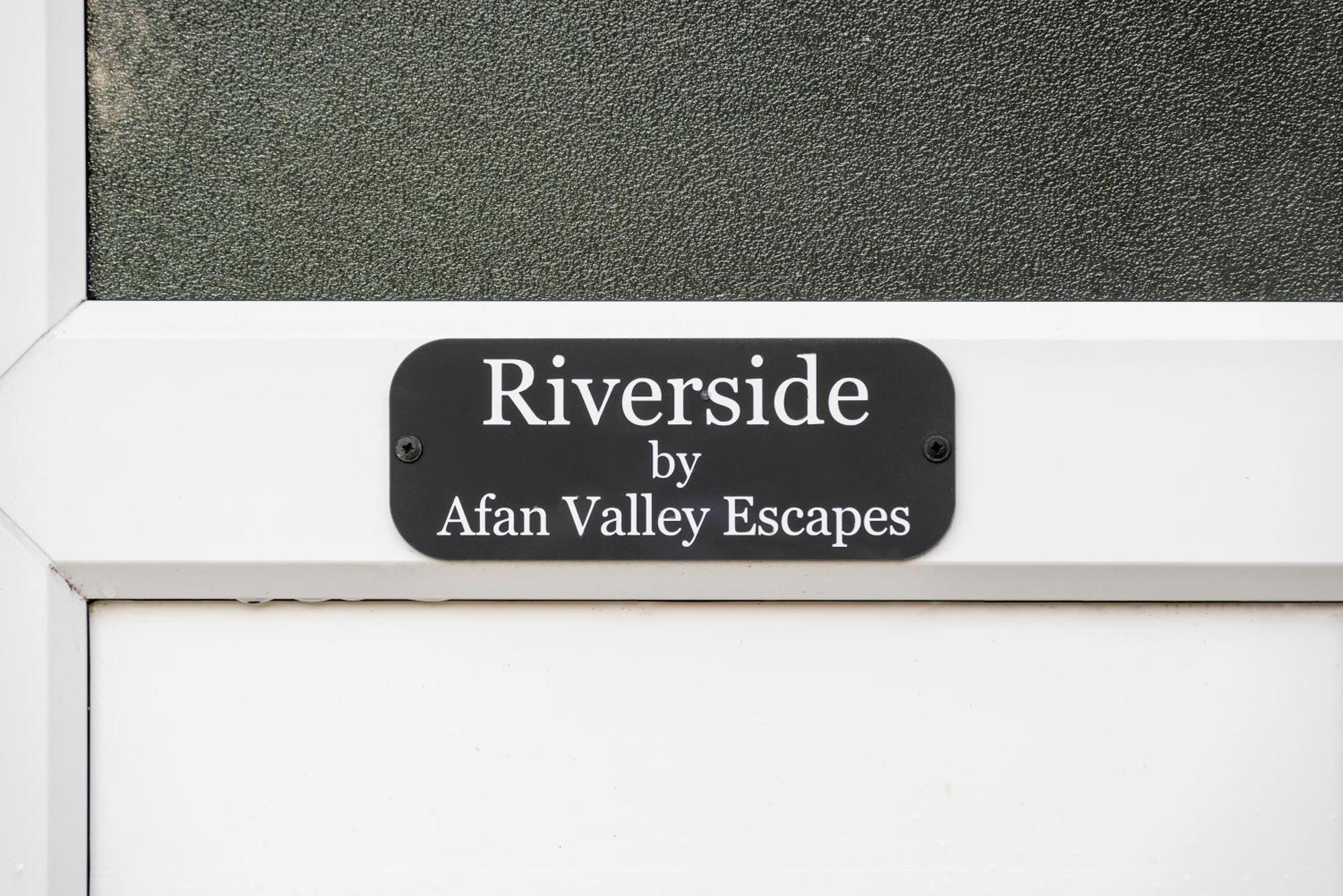 Riverside Great House In The Afan Forest Bike Park By Staystaycations Glyncorrwg Dış mekan fotoğraf