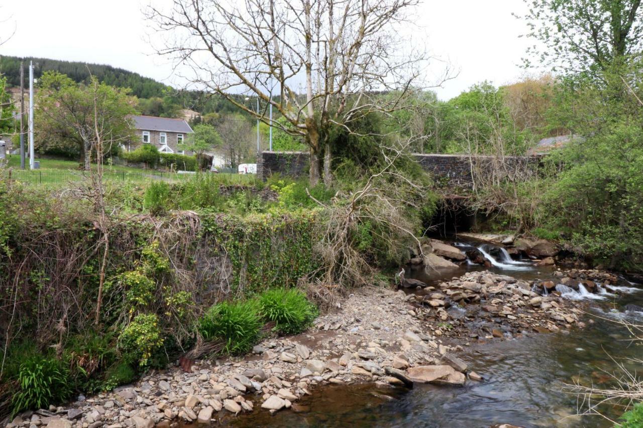 Riverside Great House In The Afan Forest Bike Park By Staystaycations Glyncorrwg Dış mekan fotoğraf